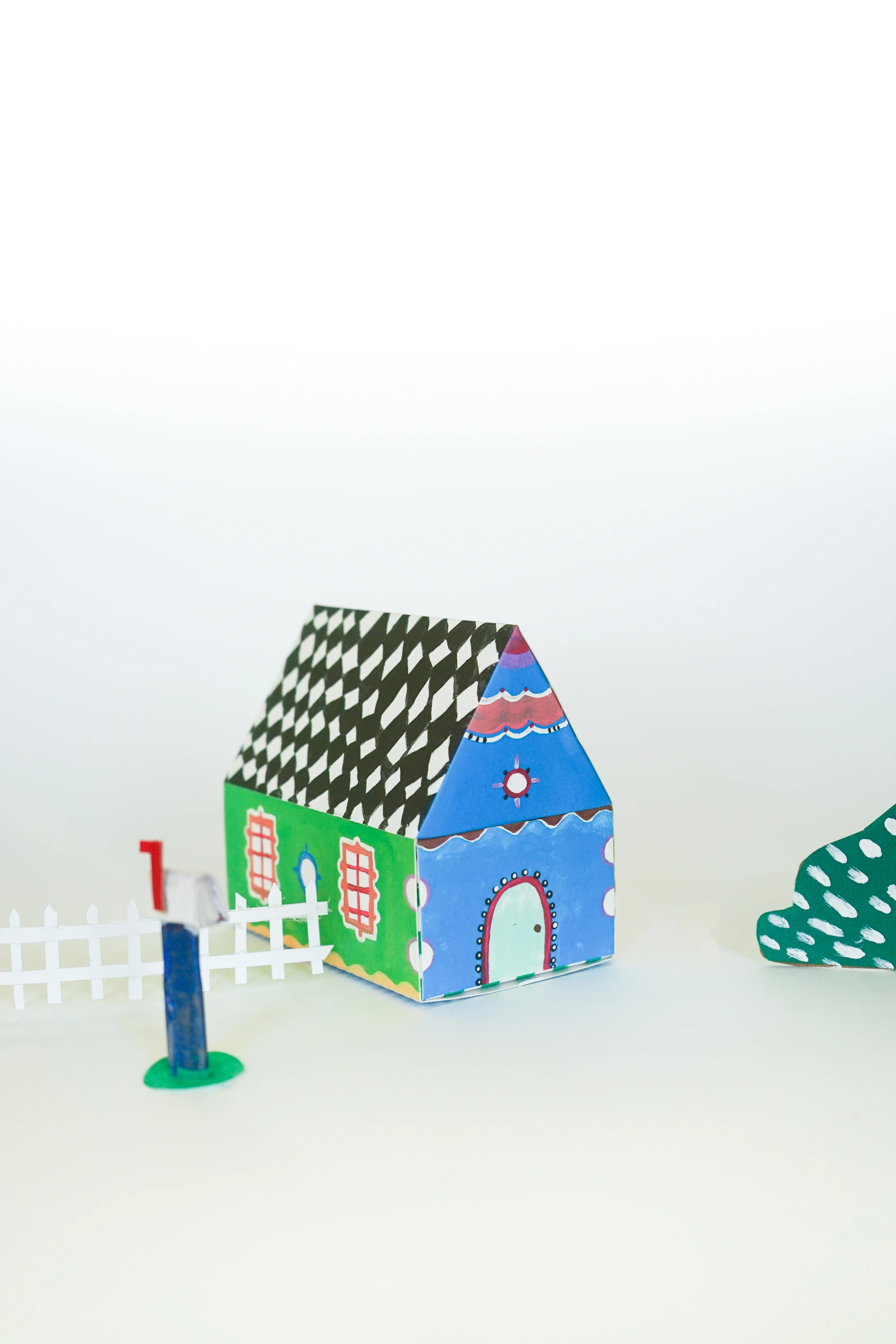 HOUSE MATCHES / BUSBIN - Image 3