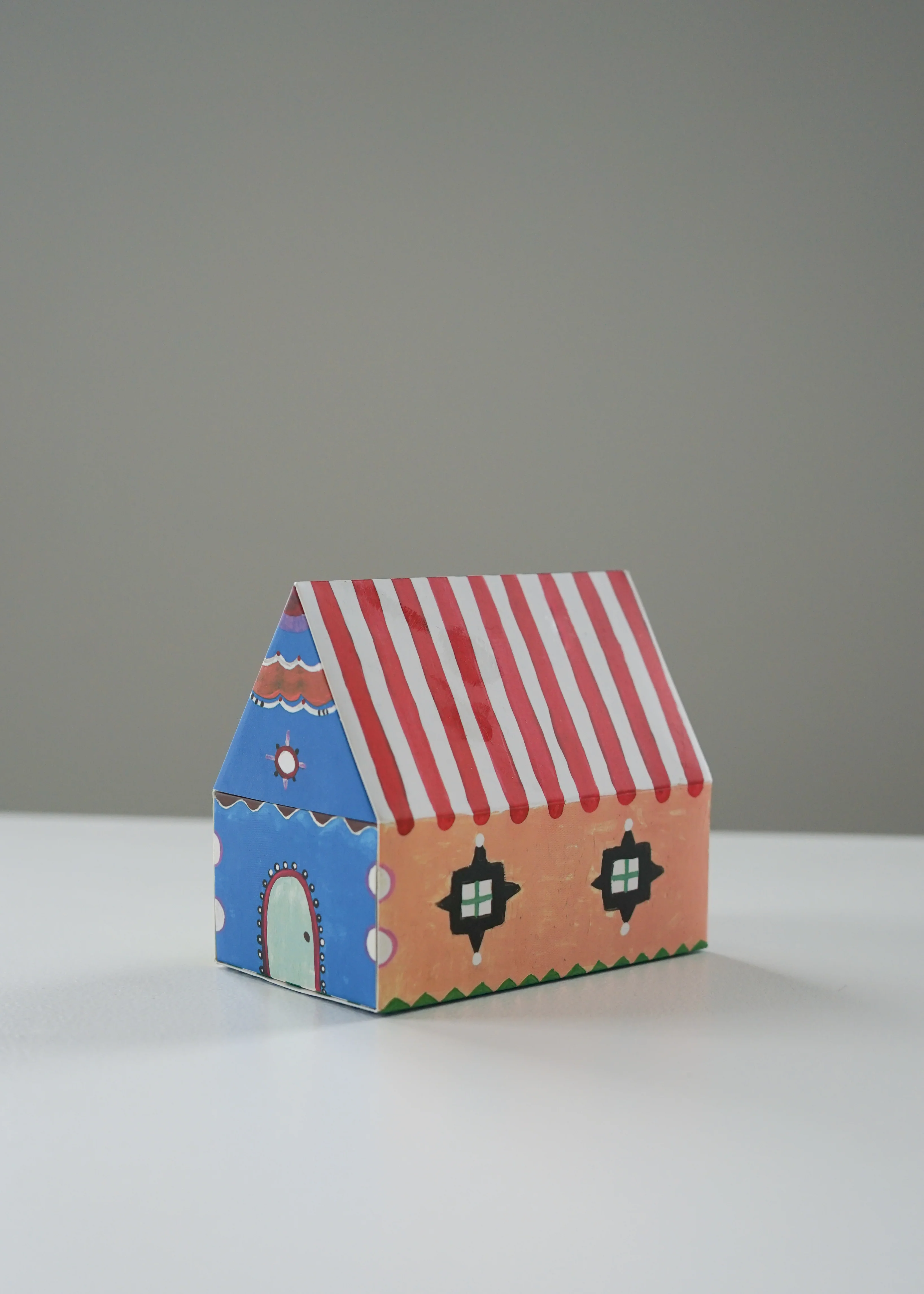HOUSE MATCHES / BUSBIN - Image 4