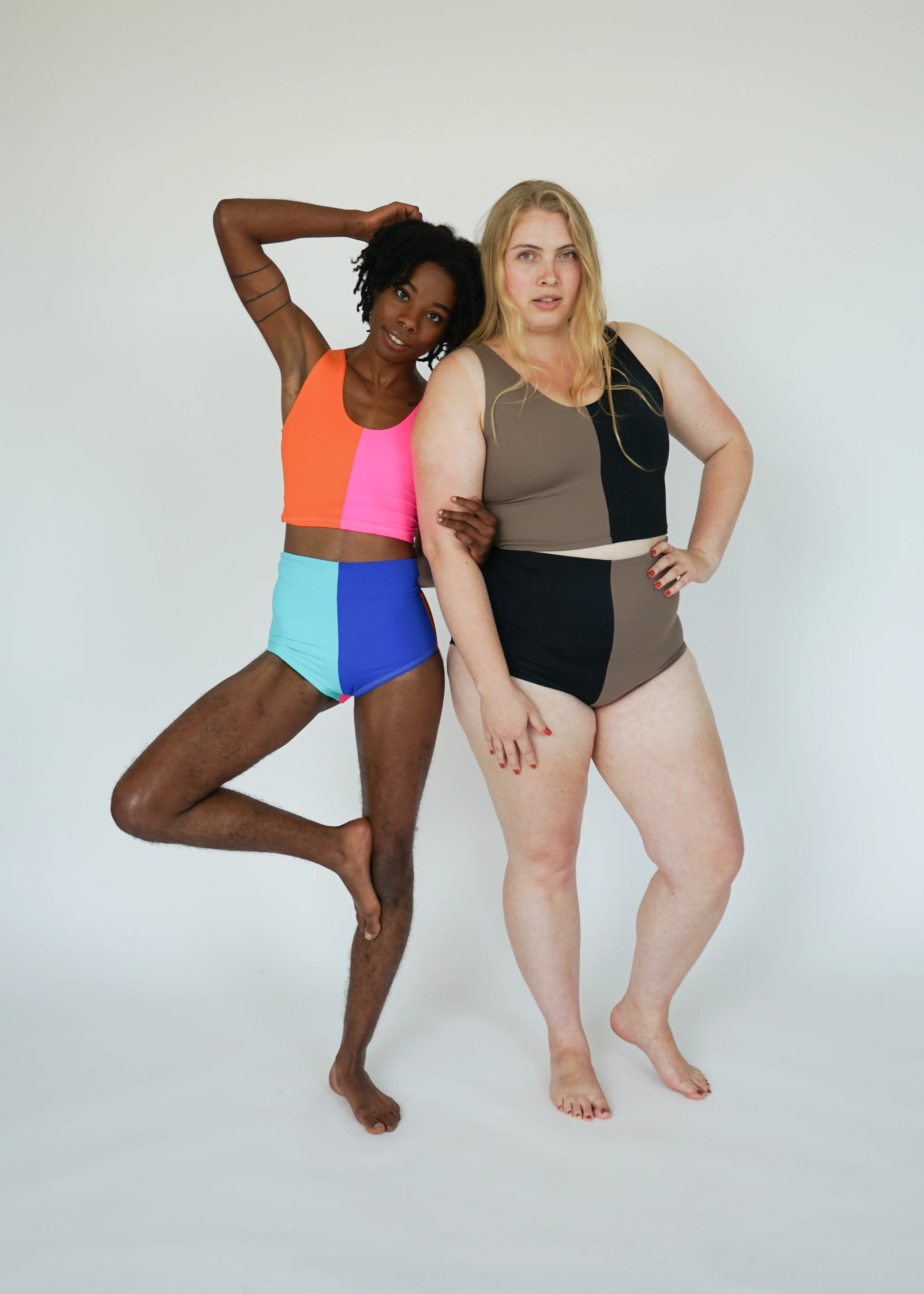 SWIM TANK / BEACH BALL - Image 6
